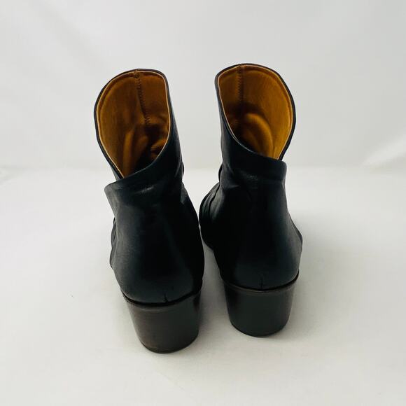 P. Monjo Womens Black Leather Pull-On Round Toe Cap Ankle Boots Size EU41 - Picture 8 of 15